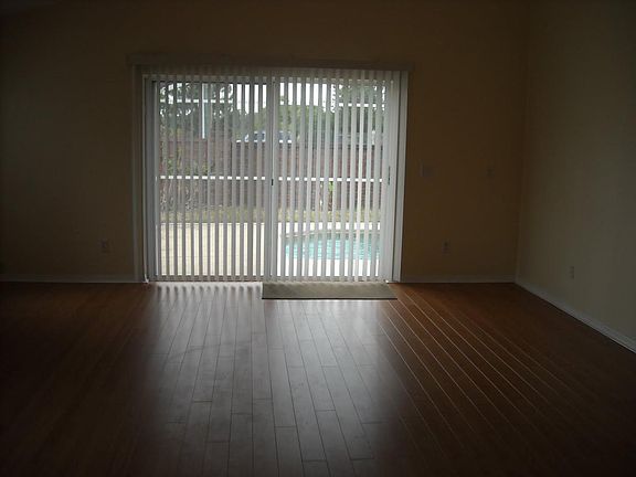3rd image of 4856 Oak Promenade Ln