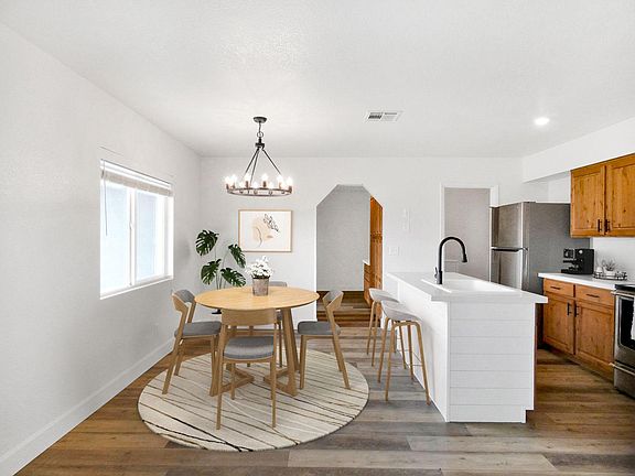 2nd image of 2834 E Coralbell Ave