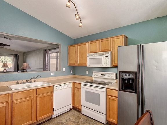 5th image of 20496 N 93rd Ln