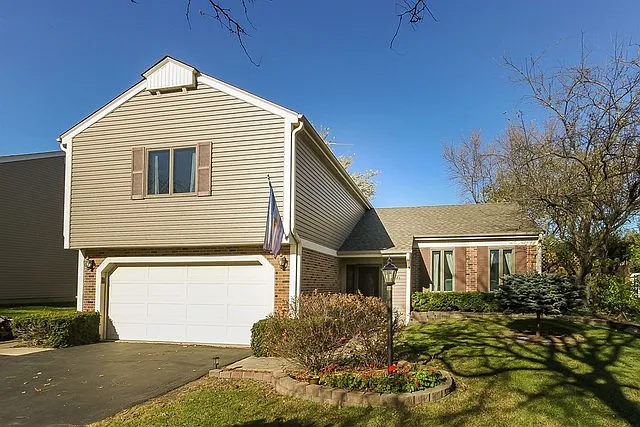 271 Hill Ave photo 1