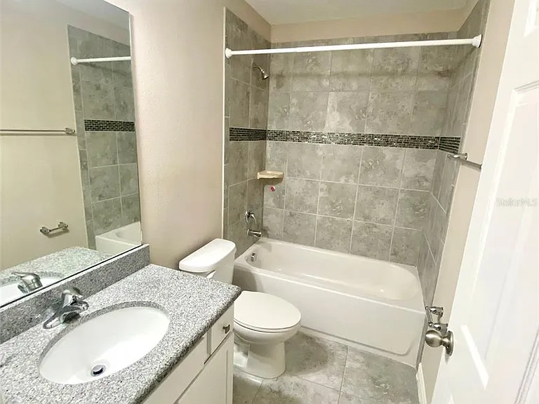10007 Leyburn Ct — Photo 9