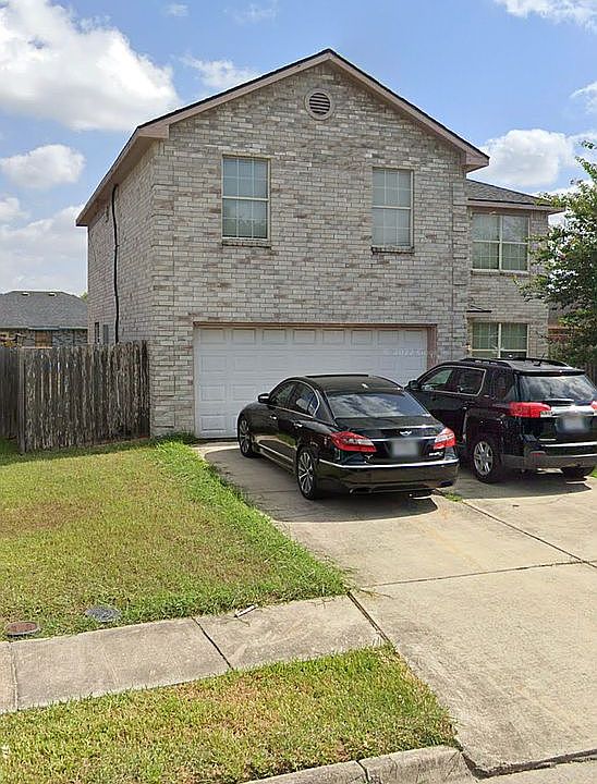 2nd image of 1112 Guadalupe Cir