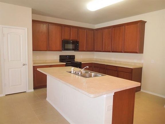 5th image of 2228 Dawn Dr