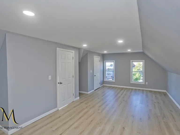 653 Belmont Ave — Photo 27
