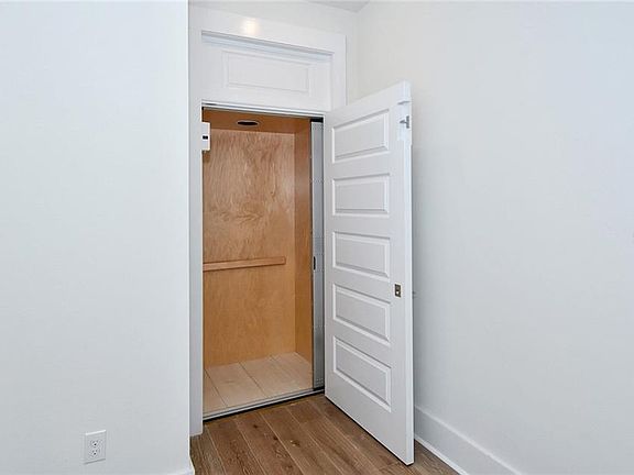 2nd image of 505 Lafayette Ct