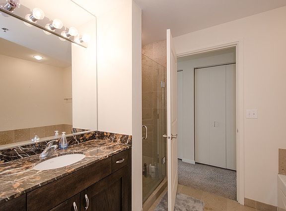 5th image of 160 E Illinois St #24C