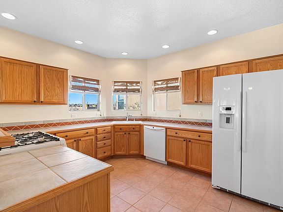 4th image of 4012 Whistler Ave NW