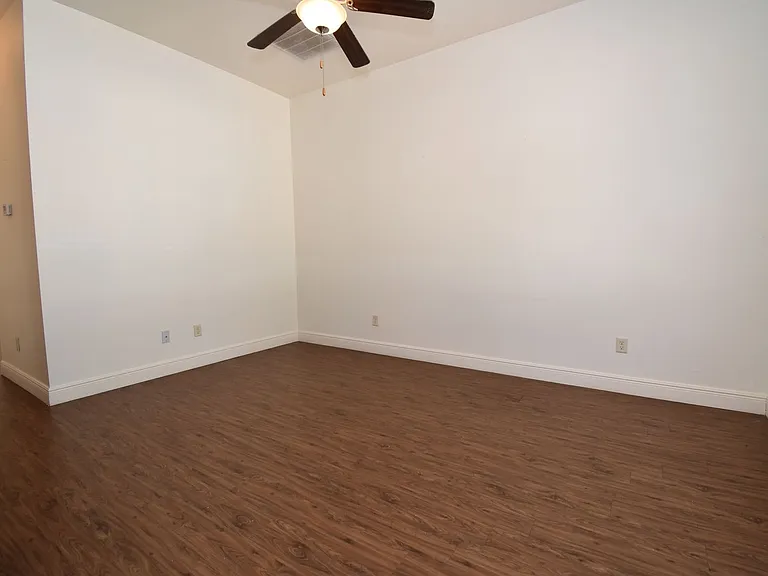 2408-2464 W Barnett Springs Ave — Photo 3