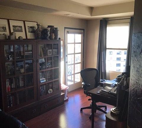 5th image of 925 N Lincoln St APT 12H