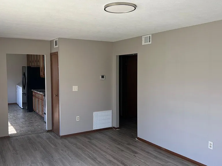 210 Candace St — Photo 6