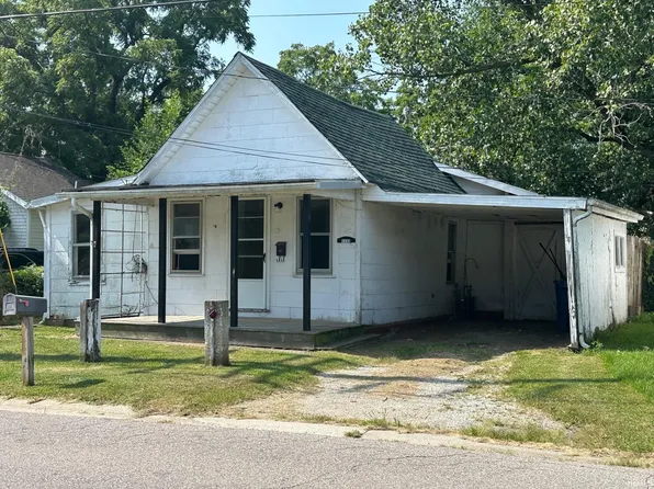 1132 Harrison St, Walkerton, IN 46574