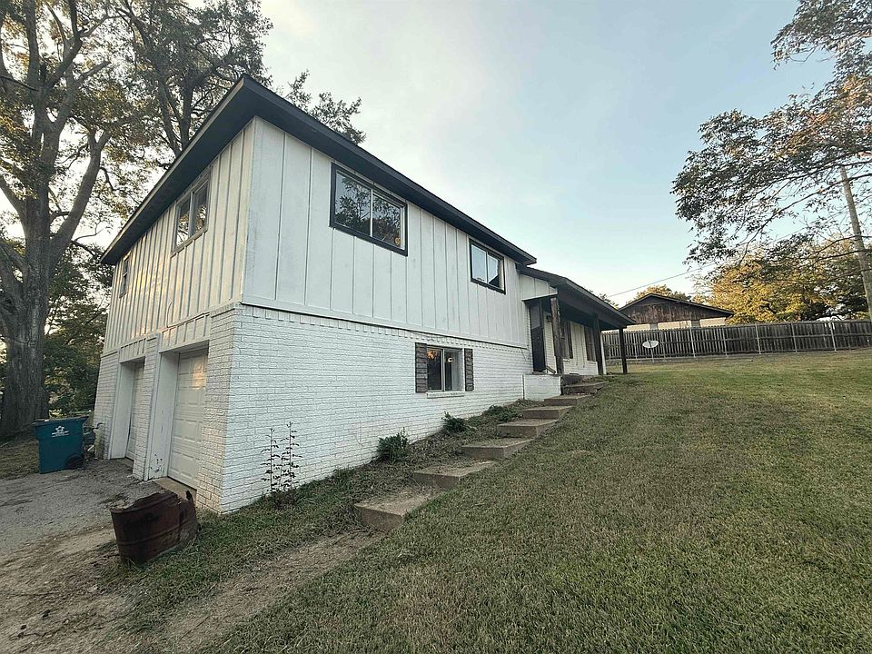 1st image of 201 N Meadowbrook Dr