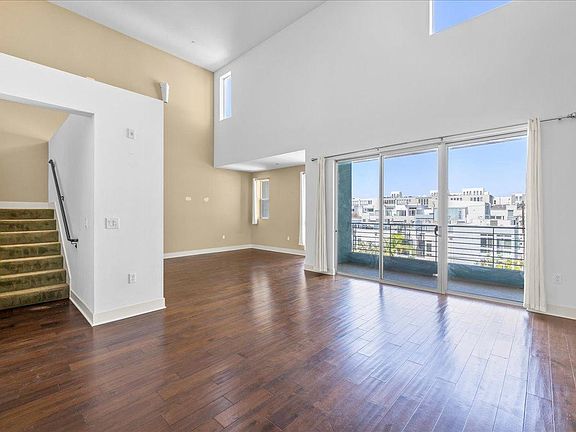 4th image of 4211 Redwood Ave Unit 404