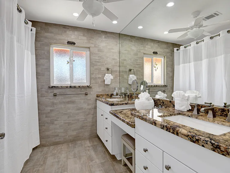 1457 E Adobe Way — Photo 15