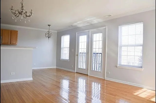 2 bed, 2.5 bath, 1400 sqft, $3,300 — Photo 2