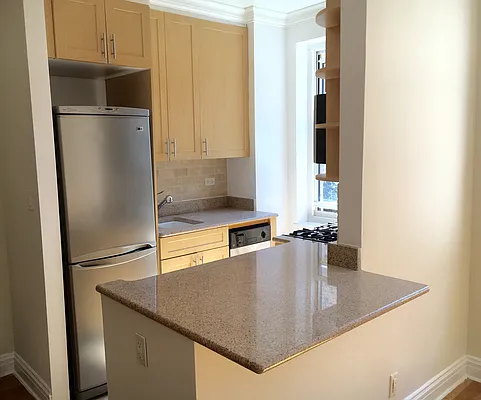 Rented by Stonehenge NYC LLC | media 22
