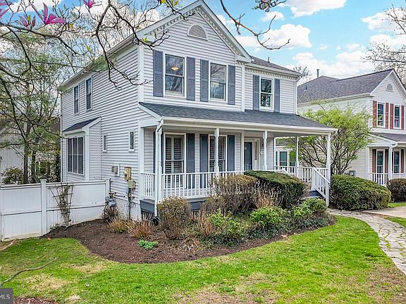 2nd image of 2300 Warren Ct