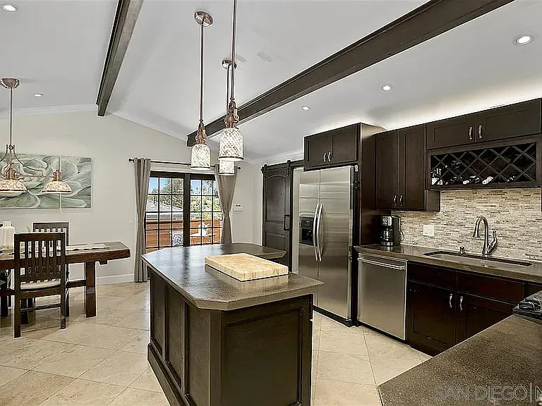 4 bed, 1851 sqft, $1,690 — Photo 4