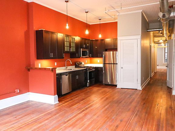 4th image of 205 E Jefferson St