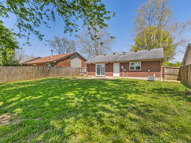 1576 Springfield Dr — Photo 21