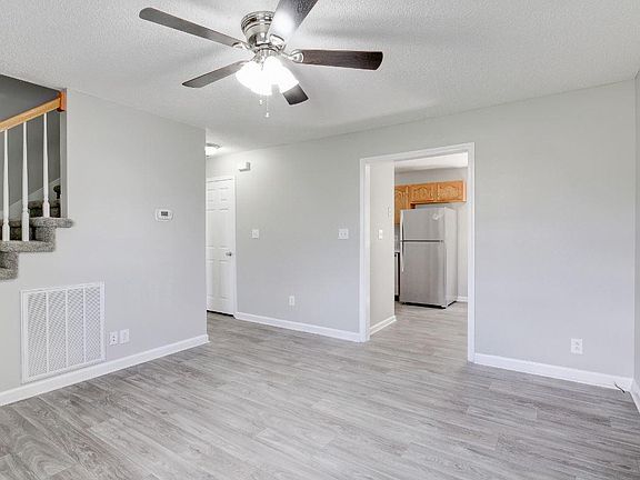 5th image of 969 Applegrove Cir