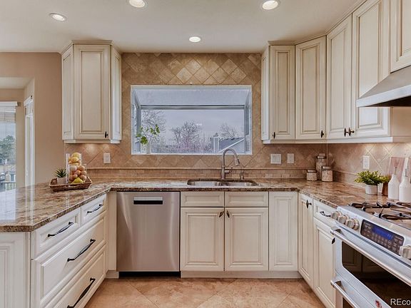 5th image of 9378 Shadowglen Court