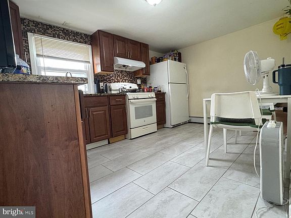 4th image of 101 Elmhurst Ave