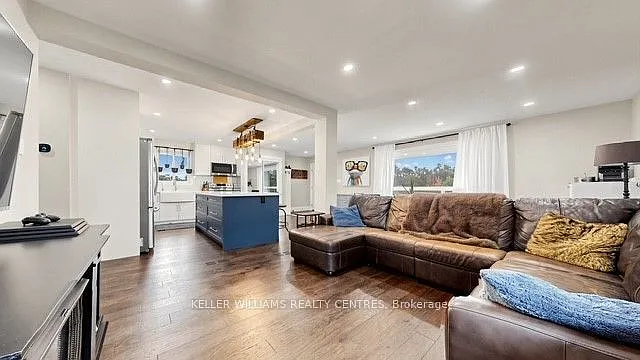 29 Bronte Cres #UPPER — Photo 17