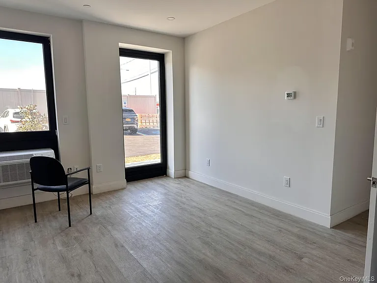 362 W Merrick Rd #101 — Photo 6