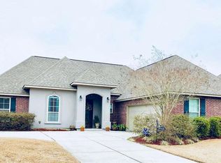 8165 Superior Dr, Denham Springs, LA 70726