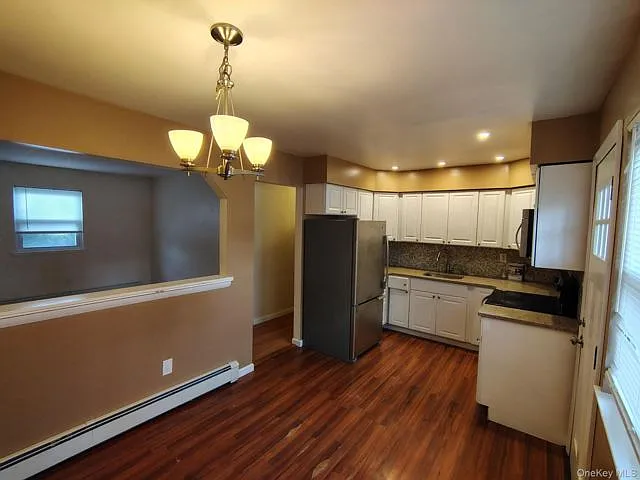 122 W 1st St — Photo 5