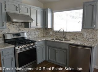 3200 E Velie Dr, Visalia, CA