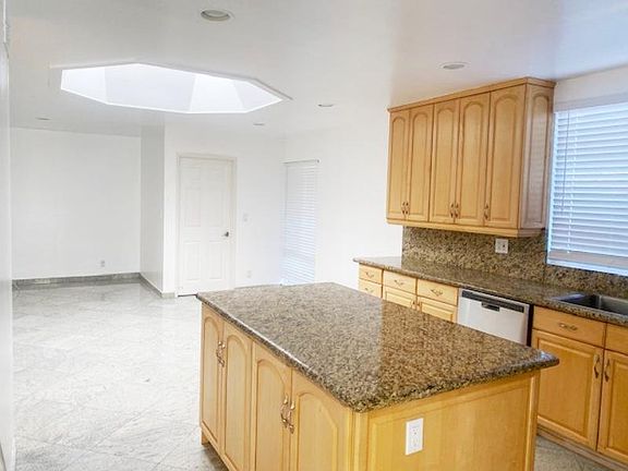 5th image of 5784 Fairhaven Ave