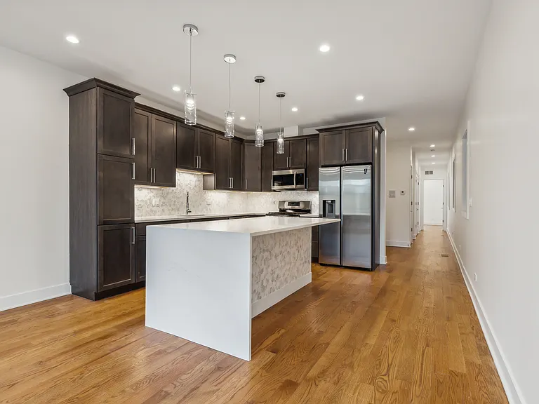 3235 N Wilton Ave #1 — Photo 3