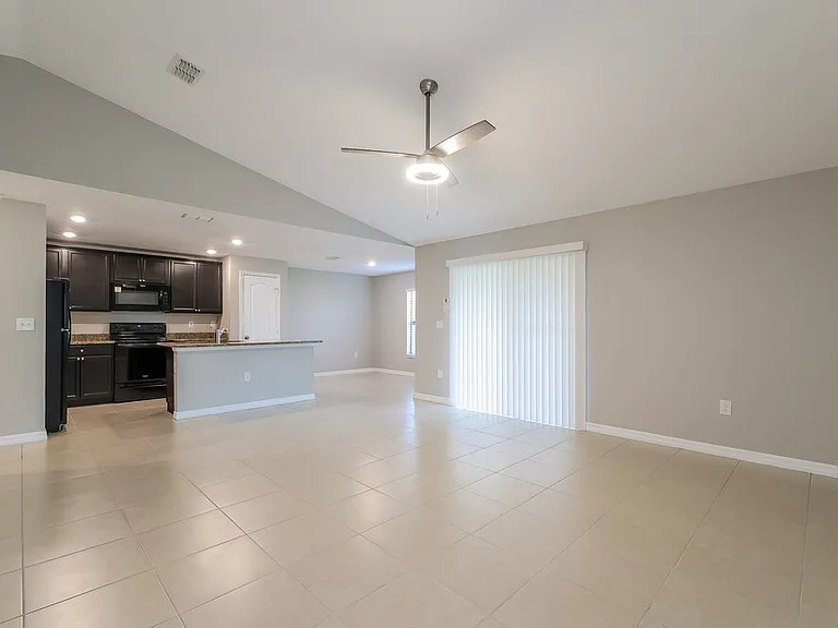 246 Hyacinth Ct — Photo 3