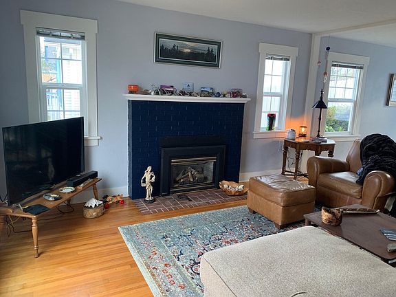 4th image of 330 E Whidby Ave