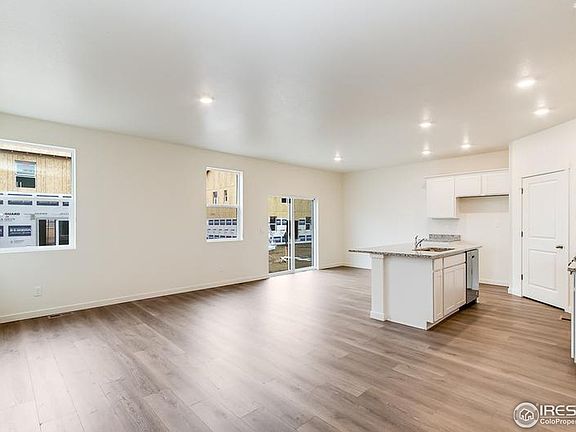 5th image of 6476 Coralbell St