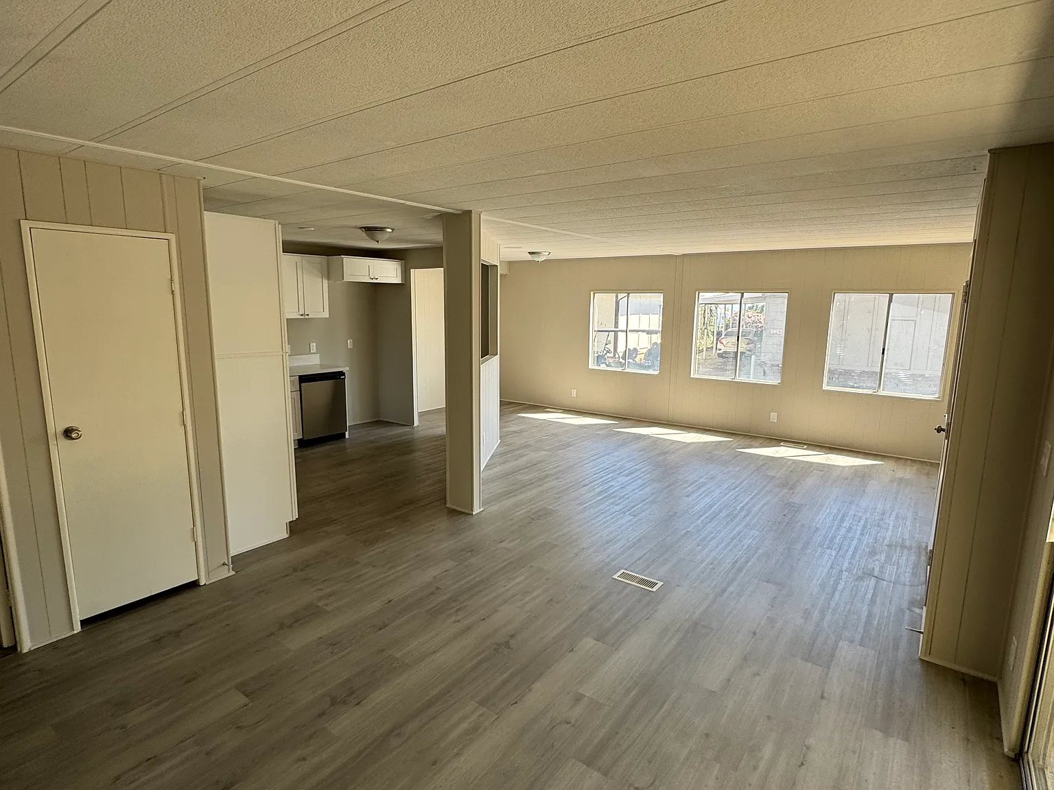 2 bed, 2.0 bath, 1152 sqft, $3,300 — Photo 4