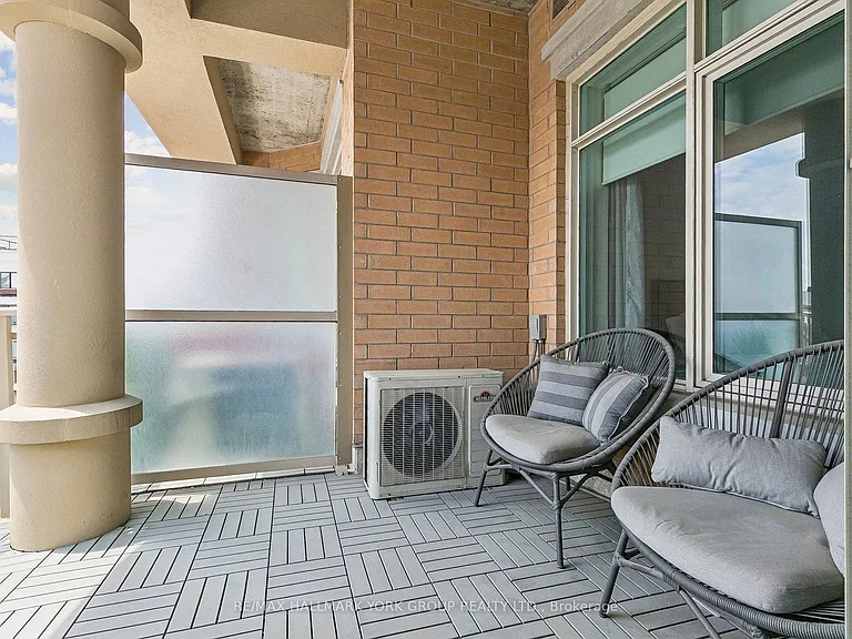 15277 Yonge St #11 — Photo 23