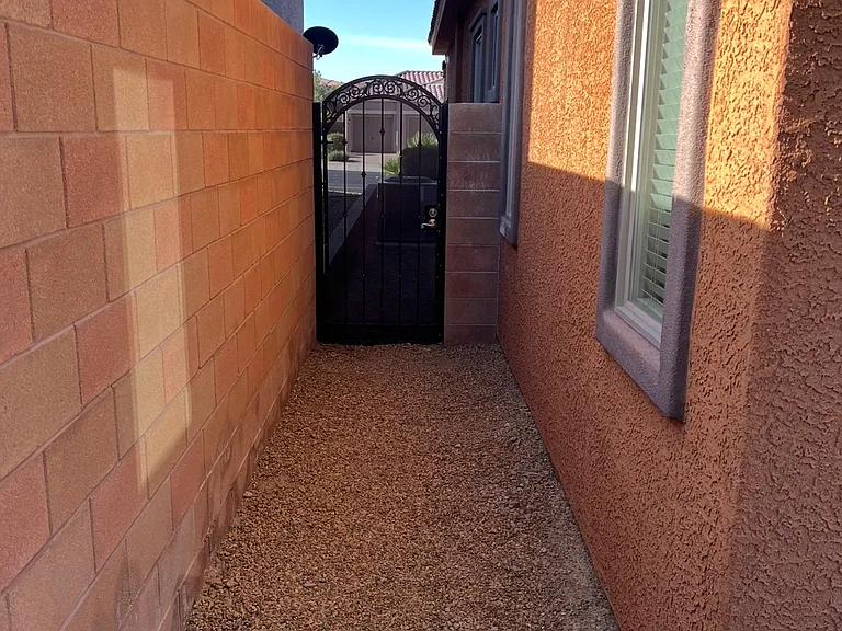 1216 Olivia Pkwy — Photo 21