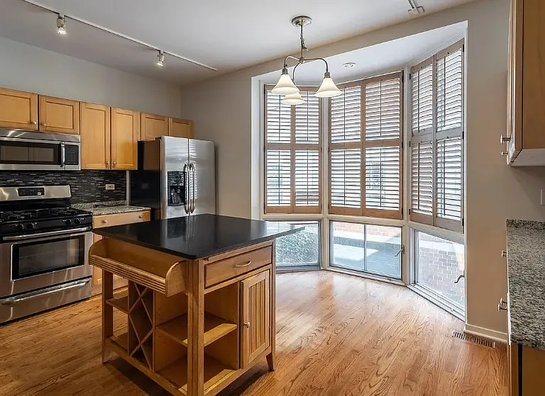 2707 N Lincoln Ave #R — Photo 3