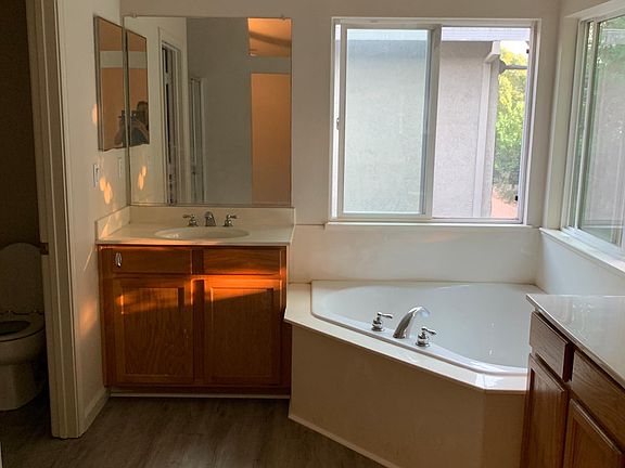 2nd image of 3285 English Oak Cir