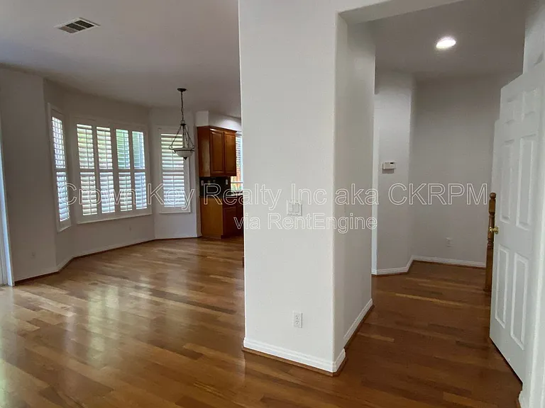 1030 Eastlake Cir — Photo 5