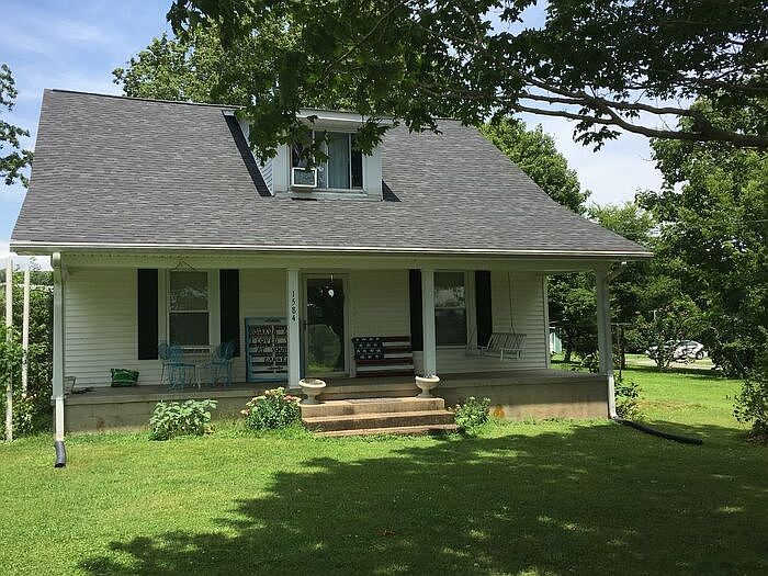 1st image of 1584 Latimer Ln