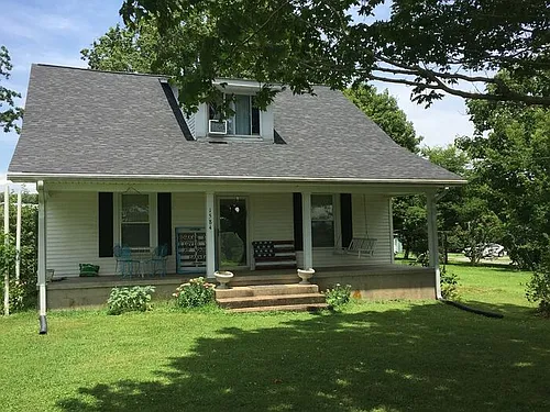 1584 Latimer Ln Photo 1