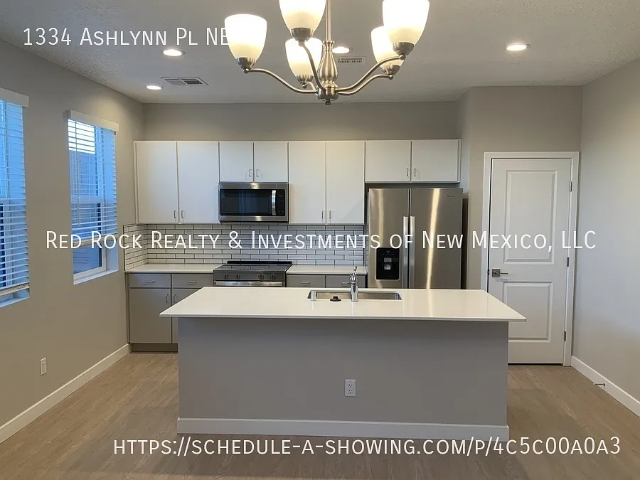 Brand New Luxury 3BR/2.5BTH Townhome in Rio Rancho! — Photo 4