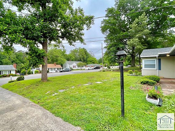 2nd image of 709 Auburn Pl