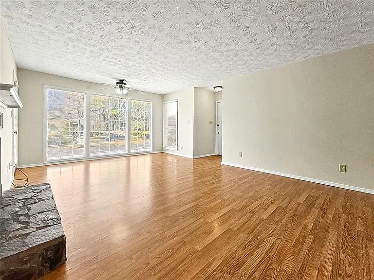 1702 Country Park Dr SE — Photo 10