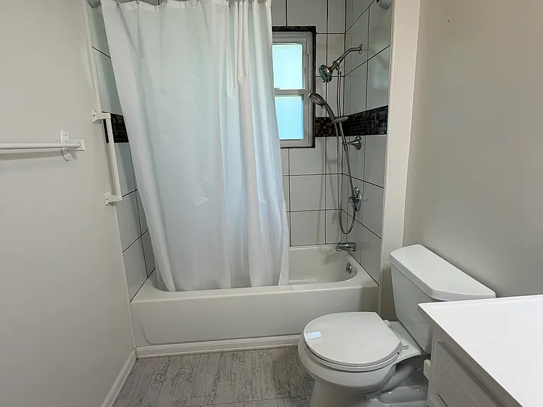 4001 Laurel Dr NW — Photo 9