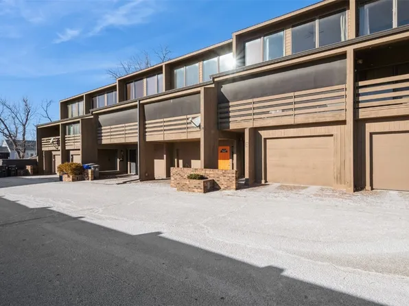 1218 Oakland Rd NE APT E, Cedar Rapids, IA 52402